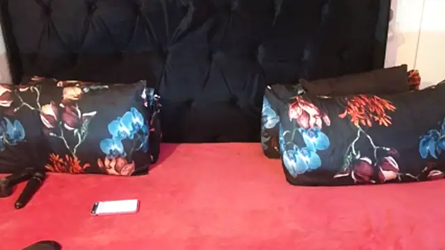 Snapshot of Ducheess chatting on 10/28/25, 01:53 Ducheess online show from 10/28/25, 01:53