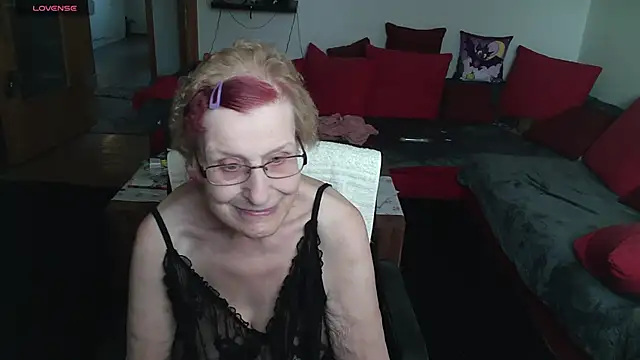 HeisseomaOriginal online show from 02/19/25, 08:22