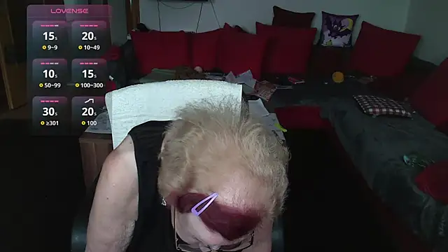 HeisseomaOriginal online show from 09/29/25, 07:13