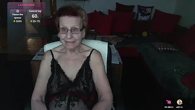 HeisseomaOriginal online show from 10/20/25, 07:20