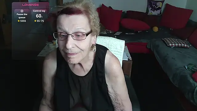 HeisseomaOriginal online show from 11/02/25, 08:17