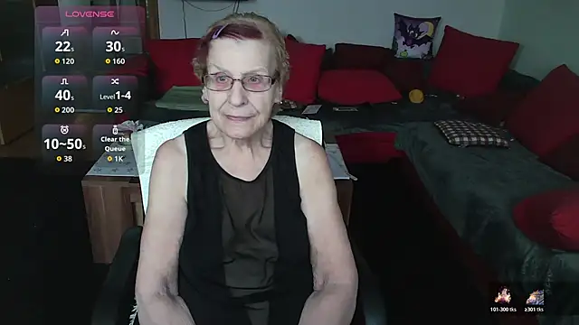 HeisseomaOriginal online show from 11/10/25, 08:13