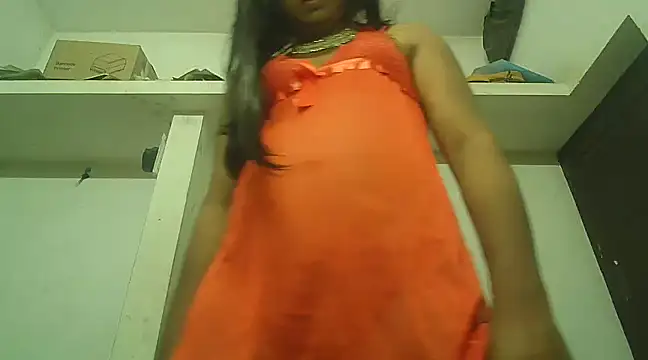 Snapshot of Akhilamolu_the_transsissy chatting on 12/19/24, 05:50 Akhilamolu the transsissy online show from 12/19/24, 05:50