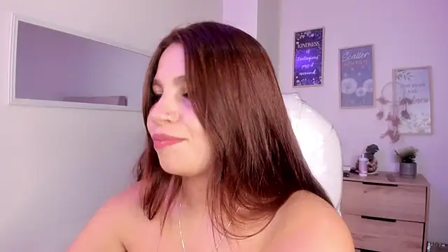 Snapshot of bluee_hazell chatting on 03/19/25, 06:12 bluee hazell online show from 03/19/25, 06:12