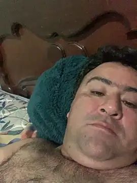 Snapshot of EmilianoGt chatting on 10/23/25, 02:11 EmilianoGt online show from 10/23/25, 02:11