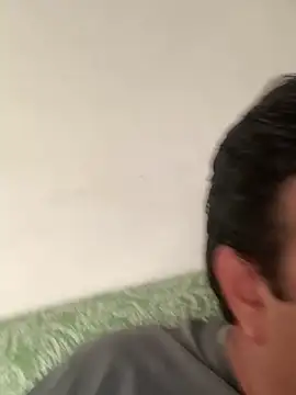 Snapshot of EmilianoGt chatting on 10/26/25, 10:47 EmilianoGt online show from 10/26/25, 10:47