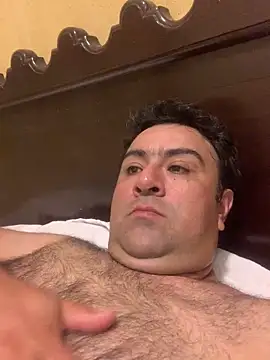 Snapshot of EmilianoGt chatting on 10/28/25, 05:48 EmilianoGt online show from 10/28/25, 05:48