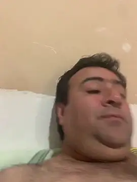 Snapshot of EmilianoGt chatting on 11/12/25, 09:36 EmilianoGt online show from 11/12/25, 09:36