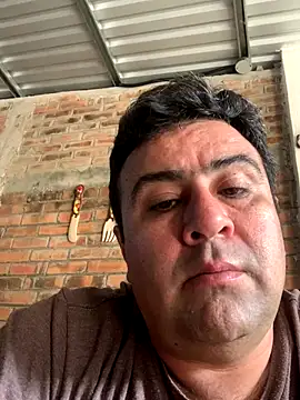 Snapshot of EmilianoGt chatting on 12/18/25, 04:35 EmilianoGt online show from 12/18/25, 04:35