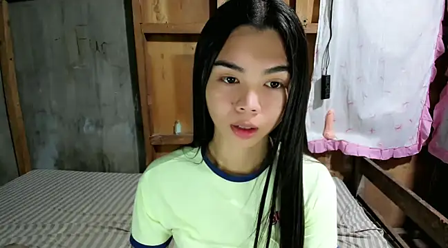 Snapshot of UrHotFuckingNatasha69 chatting on 12/05/24, 03:59 UrHotFuckingNatasha69 online show from 12/05/24, 03:59