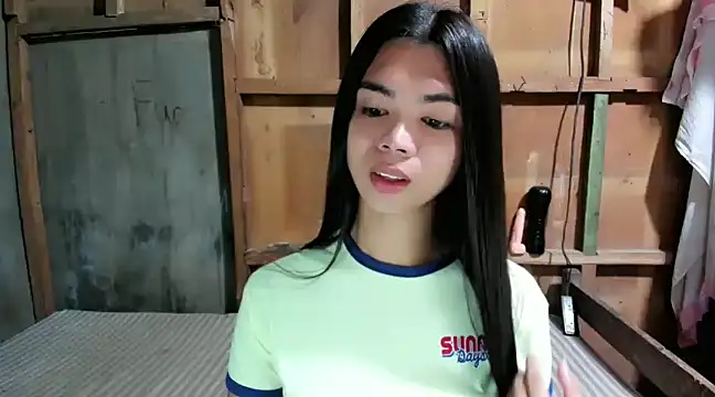 Snapshot of UrHotFuckingNatasha69 chatting on 12/27/24, 11:21 UrHotFuckingNatasha69 online show from 12/27/24, 11:21