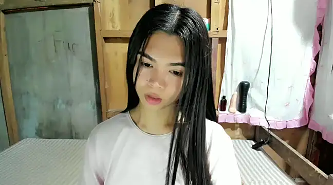 Snapshot of UrHotFuckingNatasha69 chatting on 01/17/25, 06:04 UrHotFuckingNatasha69 online show from 01/17/25, 06:04