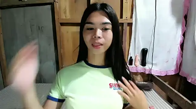 Snapshot of UrHotFuckingNatasha69 chatting on 01/23/25, 12:04 UrHotFuckingNatasha69 online show from 01/23/25, 12:04