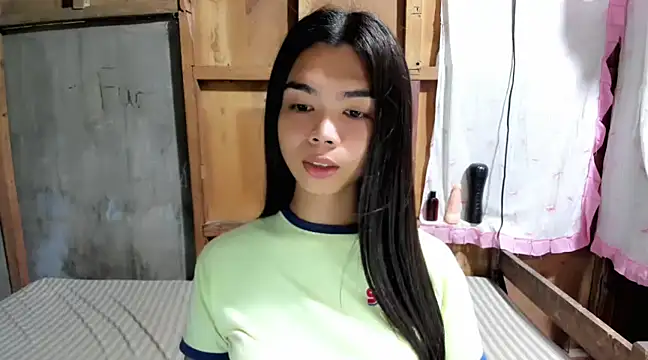 Snapshot of UrHotFuckingNatasha69 chatting on 01/23/25, 03:05 UrHotFuckingNatasha69 online show from 01/23/25, 03:05