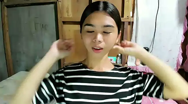 Snapshot of UrHotFuckingNatasha69 chatting on 01/24/25, 08:55 UrHotFuckingNatasha69 online show from 01/24/25, 08:55