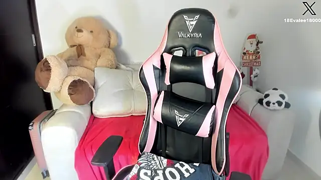 eval lee18 online show from 01/05/25, 05:20