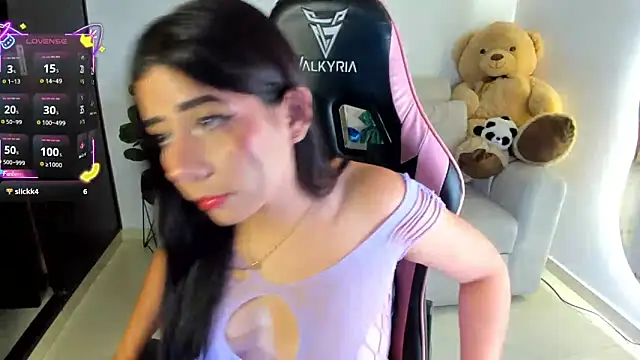 eval lee18 online show from 10/07/25, 03:04