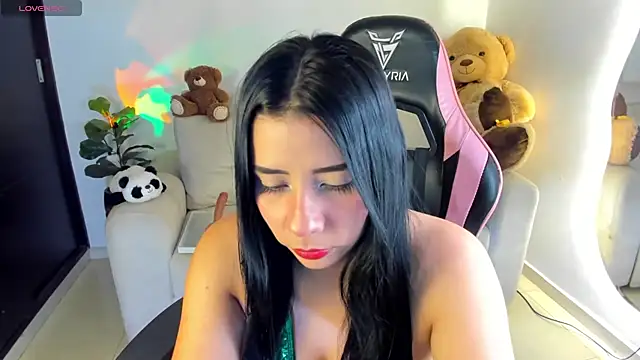 eval lee18 online show from 10/26/25, 02:06