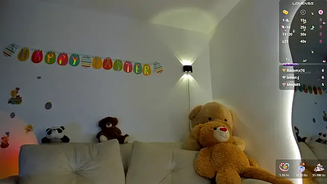 Snapshot of eval_lee18 chatting on 04/02/26, 12:30 eval lee18 online show from 04/02/26, 12:30