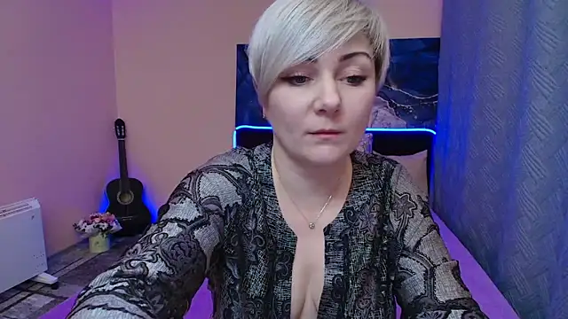 Snapshot of BlondPearl chatting on 02/14/26, 06:15 BlondPearl online show from 02/14/26, 06:15