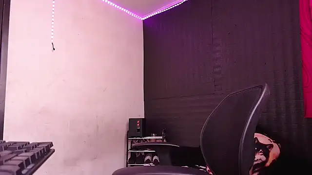 Diana Lozano online show from 02/03/25, 02:24