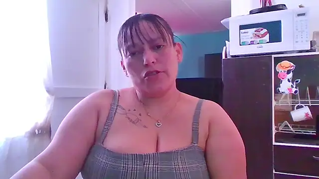 Snapshot of Diana_Lozano chatting on 06/11/26, 03:32 Diana Lozano online show from 06/11/26, 03:32