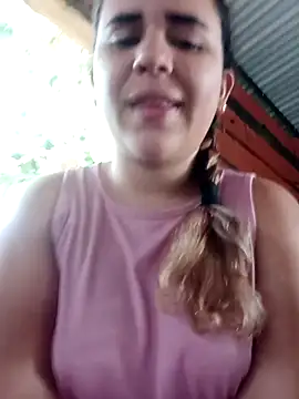 Snapshot of ValeriaSantos- chatting on 12/14/24, 12:55 ValeriaSantos- online show from 12/14/24, 12:55