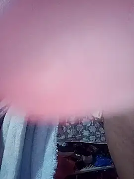 Snapshot of ValeriaSantos- chatting on 02/16/25, 11:26 ValeriaSantos- online show from 02/16/25, 11:26