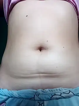 Snapshot of ValeriaSantos- chatting on 03/08/25, 01:25 ValeriaSantos- online show from 03/08/25, 01:25