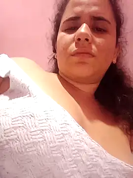 Snapshot of ValeriaSantos- chatting on 03/09/25, 04:00 ValeriaSantos- online show from 03/09/25, 04:00