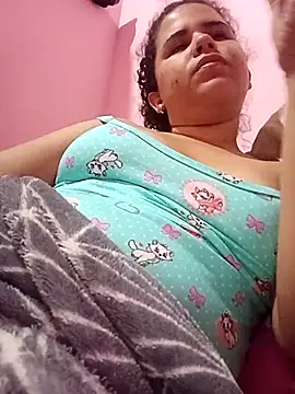 Snapshot of ValeriaSantos- chatting on 03/15/25, 10:46 ValeriaSantos- online show from 03/15/25, 10:46