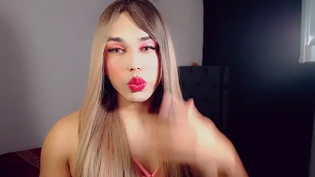 Snapshot of BIGCOCKMIA chatting on 04/20/26, 05:26 BIGCOCKMIA online show from 04/20/26, 05:26