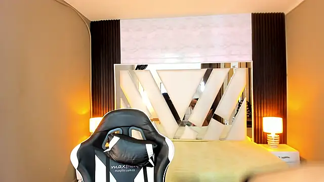 Linda4Petite online show from 01/09/26, 06:21