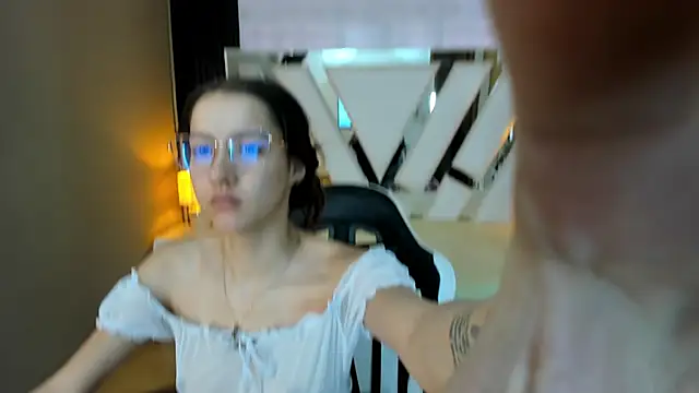 Linda4Petite online show from 01/10/26, 06:31