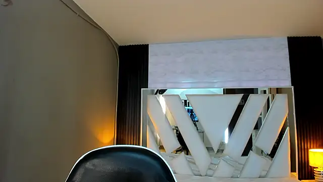 Snapshot of Linda4Petite chatting on 03/10/26, 06:24 Linda4Petite online show from 03/10/26, 06:24