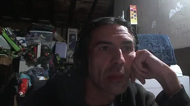 Snapshot of Anarchy_Burger chatting on 04/26/26, 06:22 Anarchy Burger online show from 04/26/26, 06:22