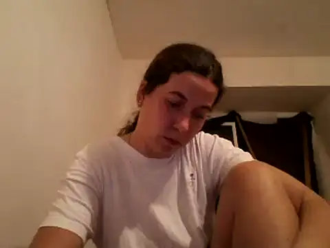 Snapshot of Tamilashaa chatting on 12/12/24, 08:10 Tamilashaa online show from 12/12/24, 08:10