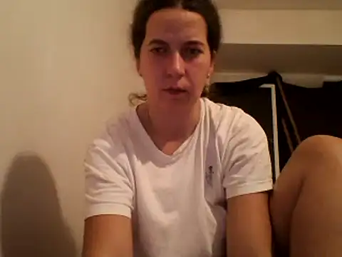 Snapshot of Tamilashaa chatting on 12/23/24, 06:58 Tamilashaa online show from 12/23/24, 06:58