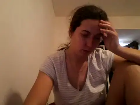 Snapshot of Tamilashaa chatting on 01/06/25, 12:24 Tamilashaa online show from 01/06/25, 12:24