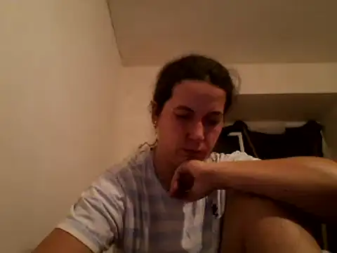 Snapshot of Tamilashaa chatting on 01/08/25, 04:11 Tamilashaa online show from 01/08/25, 04:11