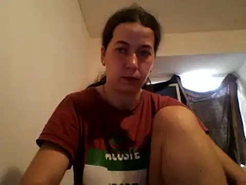 Snapshot of Tamilashaa chatting on 03/16/25, 06:53 Tamilashaa online show from 03/16/25, 06:53