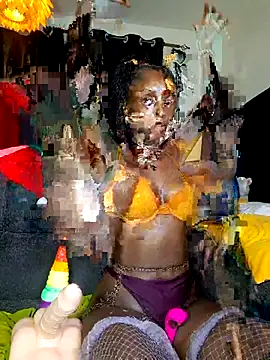 Snapshot of lynnkatrina chatting on 12/04/25, 07:55 lynnkatrina online show from 12/04/25, 07:55