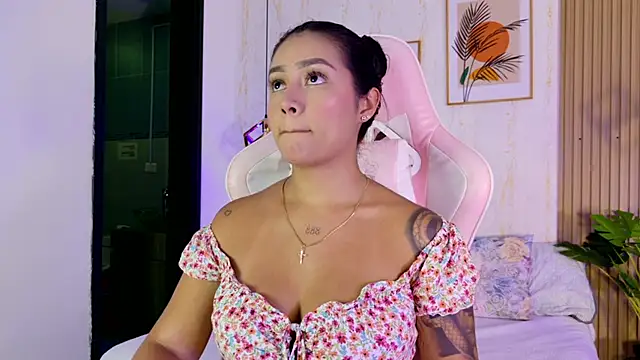 Snapshot of CameronCollins_ chatting on 02/05/26, 07:51 CameronCollins online show from 02/05/26, 07:51