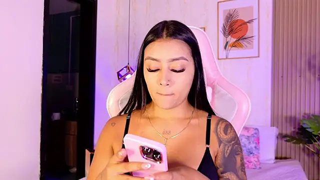 Snapshot of CameronCollins_ chatting on 03/04/26, 08:48 CameronCollins online show from 03/04/26, 08:48