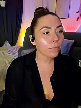 Ellie-L-Elizabeth online show from 03/12/25, 12:10