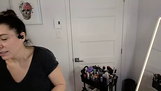 Ellie-L-Elizabeth online show from 12/04/25, 03:10