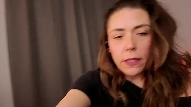 Ellie-L-Elizabeth online show from 05/07/26, 02:50