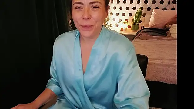 Snapshot of Ellie-L-Elizabeth chatting on 07/11/26, 04:04 Ellie-L-Elizabeth online show from 07/11/26, 04:04