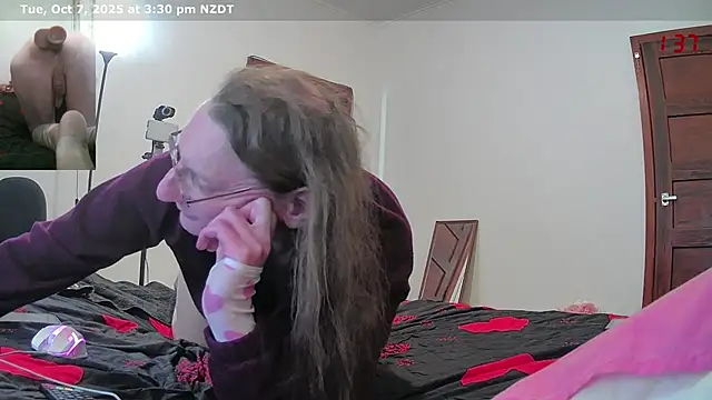 CDAdalyn online show from 10/07/25, 02:31