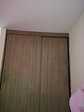 Snapshot of lunablossom_ chatting on 11/01/25, 06:32 lunablossom online show from 11/01/25, 06:32